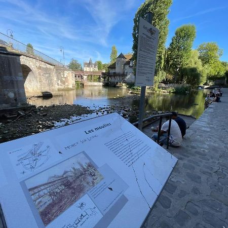 Les Pieds Dans L'Eau - Moret Centre Buitenkant foto