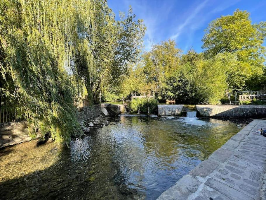 Les Pieds Dans L'Eau - Moret Centre Buitenkant foto